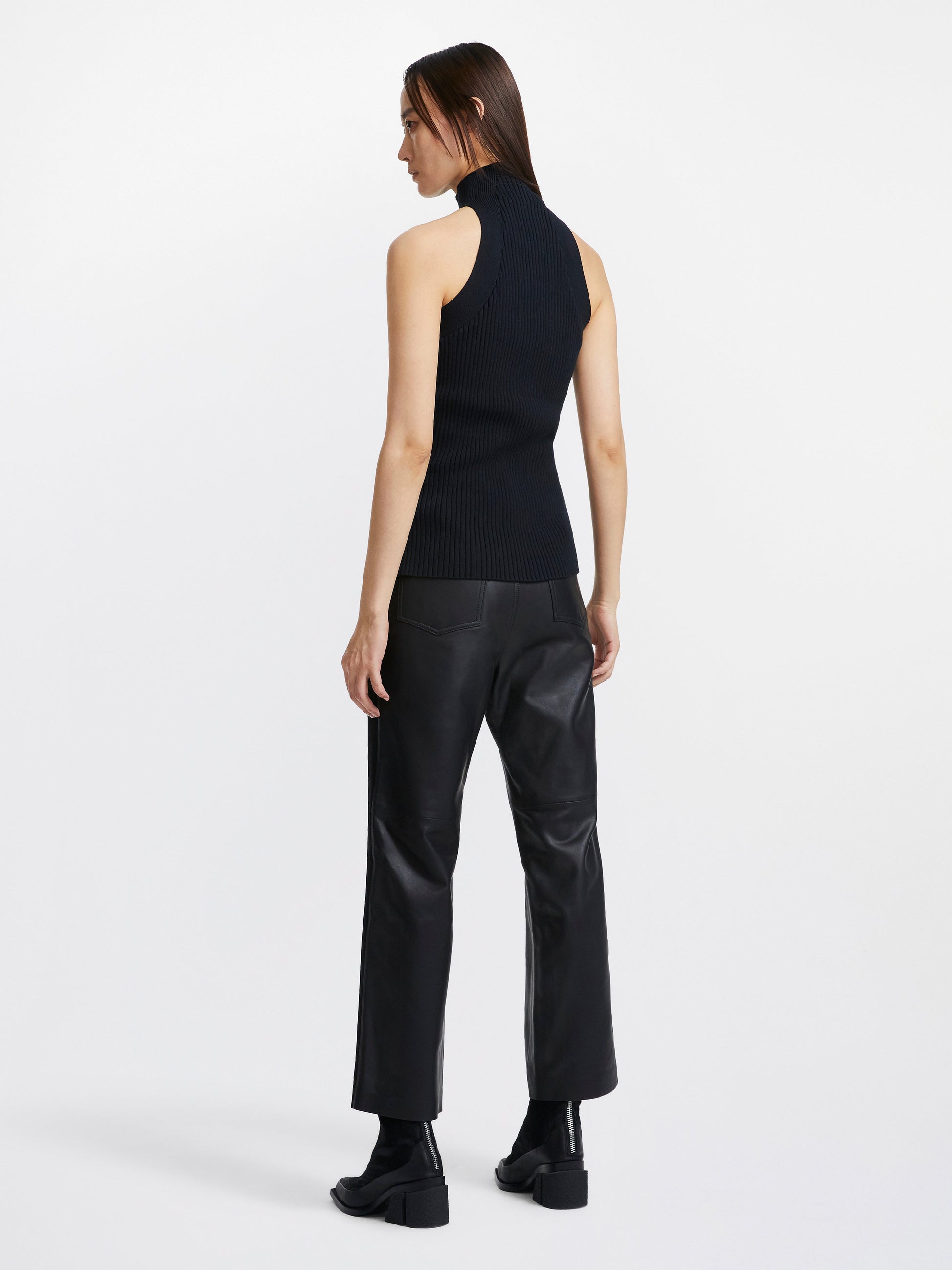 MUSCULAR TWIST TANK