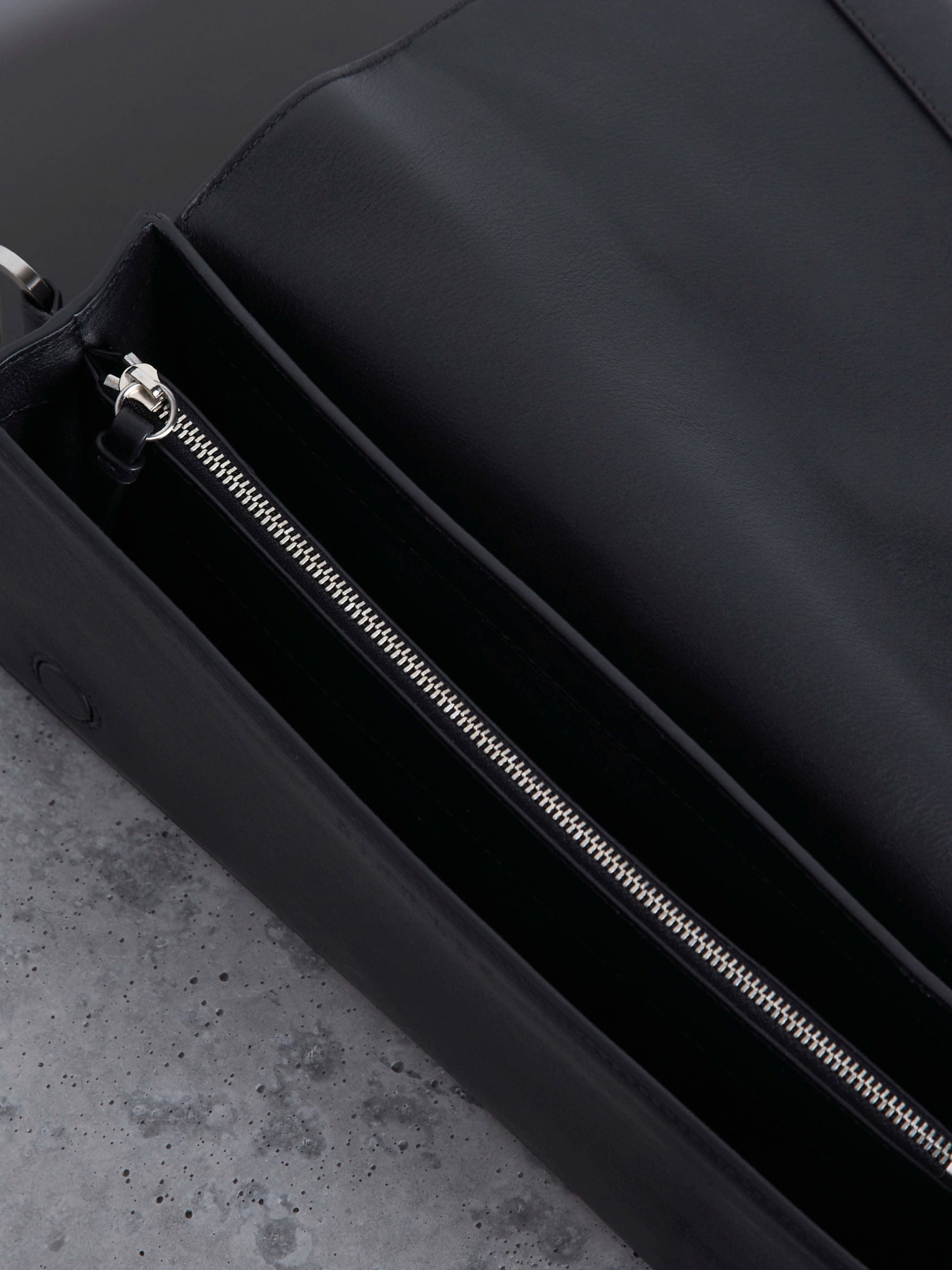 CHAIN LOOP BAG