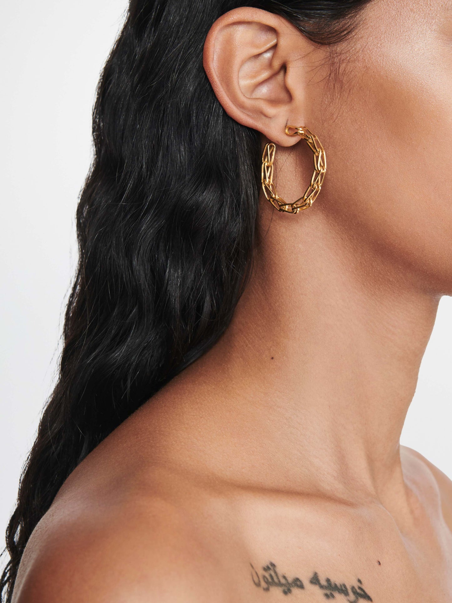 SMALL CHAIN LINK HOOP EARRING